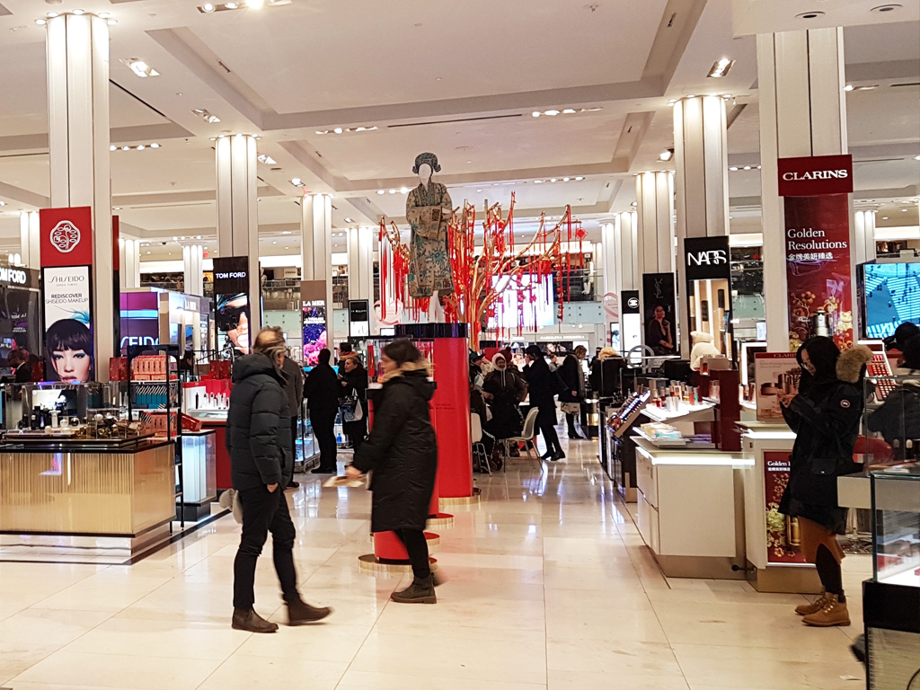 Donde comprar en Nueva York Perfumes: en el Departamento de perfumes y cosméticos de Macys Herald Square, Manhattan - Foto de AHM