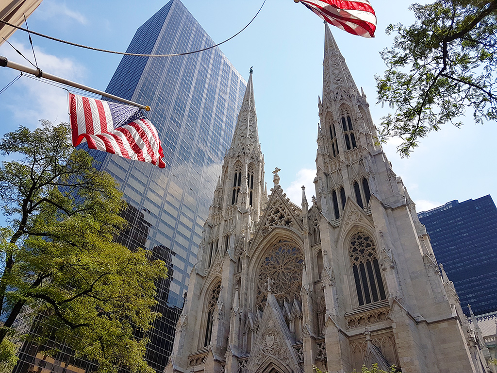 Fachada de la Catedral de San Patricio en la Quinta Avenida de Manhattan, foto de Andrea Hoare Madrid