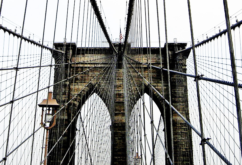 Detalle del Puente de Brooklyn - Foto de Andrea Hoare Madrid . En este distrito hay muchos hoteles baratos en Nueva York