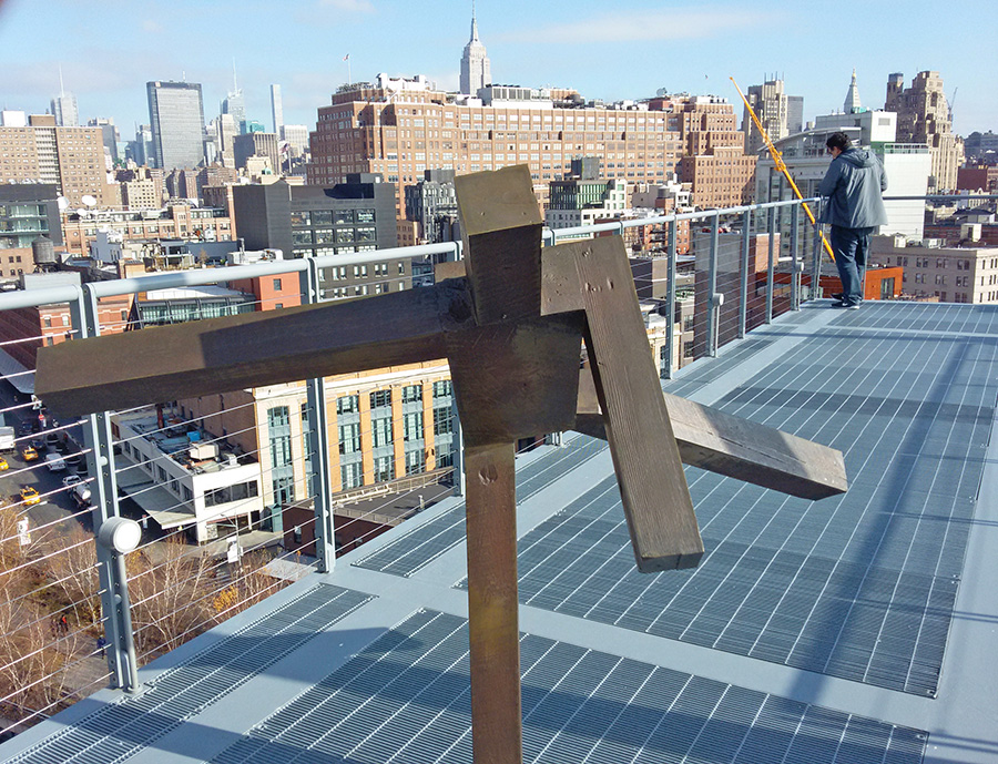 Escultura y vistas del Meatpacking District y Midtown West Manhattan desde las terrazas del Museo Whitney de Arte Americano - Foto de Andrea Hoare Madrid