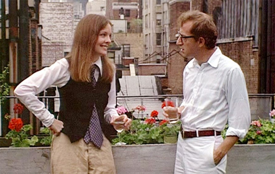 Captura de una escena de Annie Hall (1977) donde se ve a Diane Keaton y Woody Allen conversando. Lista de las películas ganadoras al oscar a la mejor película filmadas en Nueva York
