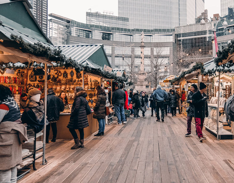 Mercado de Navidad en Columbus Circle Manhattan - Foto de Kayle Kaupanger on Unsplash disponible en https://unsplash.com/photos/J8ksCswaBYo