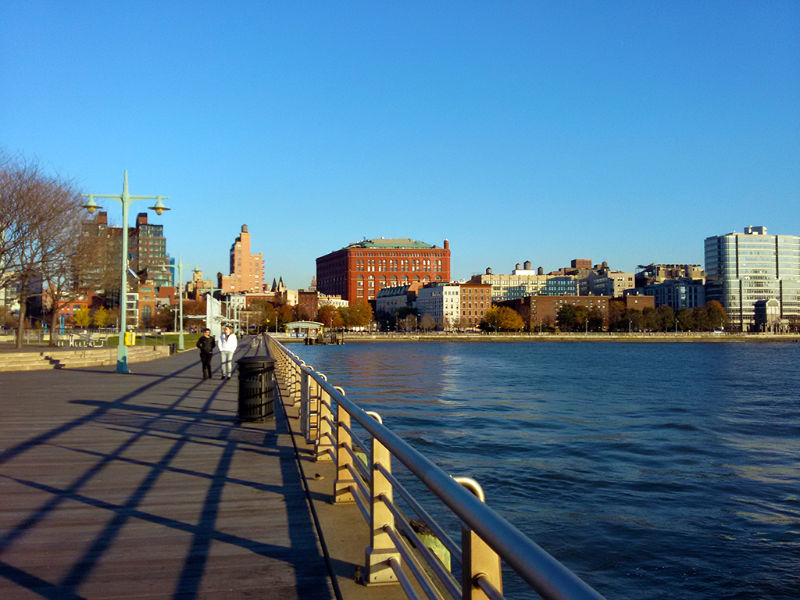 Pier 34 del Hudson River Park. Muelle y paseo a la ribera del Río Hudson - Hudson River Park - AHM