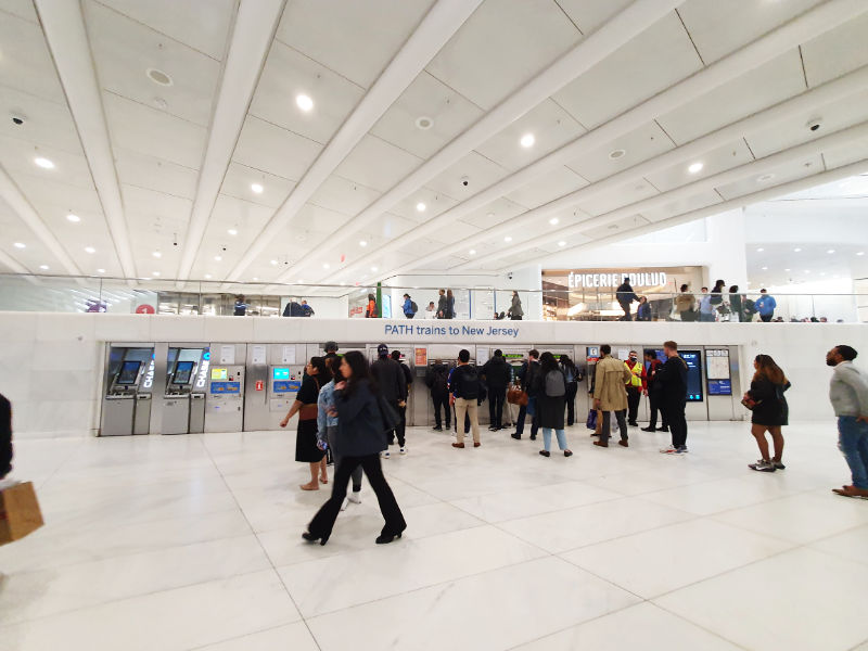 Máquinas automáticas de boletos del Path Train to New Jersey desde Manhattan (Estación del WTC Transportation Hub) - Foto de Andrea Hoare Madrid