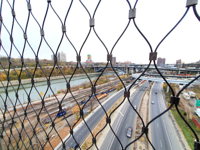 Vista del Río Harlem y sus alrededores desde el Puente High Bridge en Washington Heights, Manhattan. Foto de Andrea Hoare Madrid